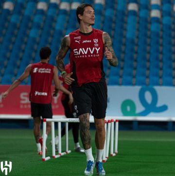 الهلال يختتم تحضيراته للقاء الرياض