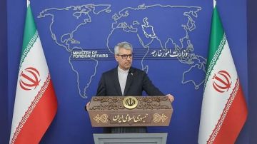 إيران تتوعد برد شامل إذا فعلت آلية الزناد.. وتصف الدور الأوروبي بالمدمر إيران تتوعد برد شامل إذا فعلت آلية الزناد.. وتصف الدور الأوروبي بالمدمر