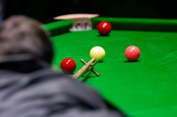 بطولة الماسترز للسنوكر بجدة 2025.. أوسيلفان إلى ربع النهائي وحامل اللقب يودع