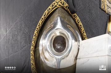 الحج والعمرة: توقفك عند الحجر الأسود يعيق الطواف ويهدد سلامة الطائفين الحج والعمرة: توقفك عند الحجر الأسود يعيق الطواف ويهدد سلامة الطائفين