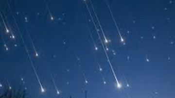 المسند: زخات شهب الفرساوسيات ترى الليلة بمعدل 80 شهابا في الساعة