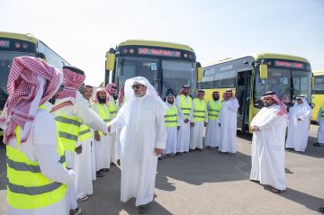 جامعة المجمعة توسع خدمات النقل الذكي لأكثر من 5 آلاف طالبة يوميا