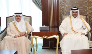 وزير النقل يبحث مع نظيره القطري تعزيز التعاون بين البلدين