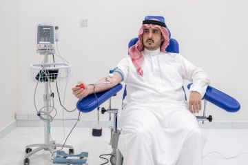 أمير منطقة الجوف يشارك في الحملة الوطنية للتبرع بالدم التي أطلقها سمو ولي العهد
