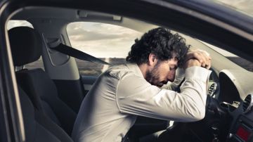 تركستاني يحذر: النوم في السيارة قاتل بسبب غازات أول أكسيد الكربون .. فيديو تركستاني يحذر: النوم في السيارة قاتل بسبب غازات أول أكسيد الكربون .. فيديو