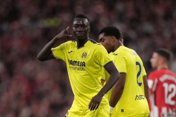 نيوم يفاوض لاعب وسط فياريال الإسباني