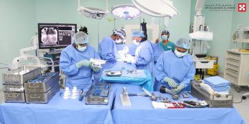 مجمع الدكتور سليمان الحبيب بالعليا يفعل تقنيات الذكاء الإصطناعي AI لمعالجة جنف مزدوج ومعقد لفتاة بعمر 15 عام مجمع الدكتور سليمان الحبيب بالعليا يفعل تقنيات الذكاء الإصطناعي AI لمعالجة جنف مزدوج ومعقد لفتاة بعمر 15 عام