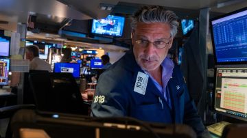 إيتاوما ووايت يتواجهان في المؤتمر الصحفي قبل نزال الوزن الثقيل بكأس العالم للرياضات الإلكترونية