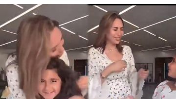 ابنة الدكتورة خلود تحرجها أمام الكاميرا بسبب أحمر الشفاه..فيديو ابنة الدكتورة خلود تحرجها أمام الكاميرا بسبب أحمر الشفاه..فيديو