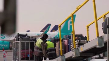 طيران ناس يطلق مبادرة إنسانية لدعم موظفي مطار الملك خالد.. فيديو