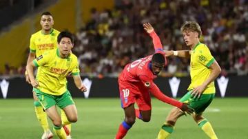 الدوري الفرنسي ينطلق بإثارة كبيرة بين تعثر ليل وتألق باريس سان جيرمان الدوري الفرنسي ينطلق بإثارة كبيرة بين تعثر ليل وتألق باريس سان جيرمان