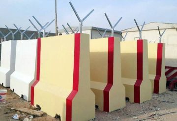 إلزام المقاولين بوضع ألواح علوية فوق الحواجز الخرسانية