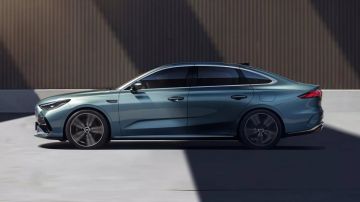 الصور الأولى لسيارة جيلي جالاكسي ستار 6 الفاخرة.. صور