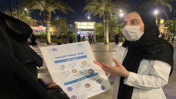 الفرق الصحية بمجمع الملك عبدالله الطبي تنفذ برنامجا توعويا عن الرضاعة الطبيعية.. صور