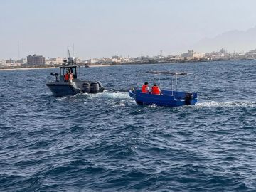 حرس الحدود ينقذ مواطنين تعطلت وسـيطتهما البحرية في ينبع حرس الحدود ينقذ مواطنين تعطلت وسـيطتهما البحرية في ينبع