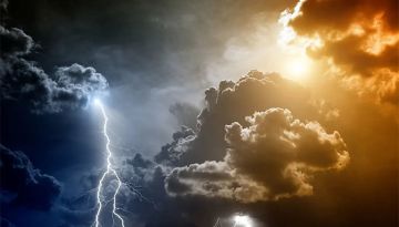 تنبيهات جوية تطال 8 مناطق.. أمطار غزيرة وصواعق وجريان سيول حتى المساء تنبيهات جوية تطال 8 مناطق.. أمطار غزيرة وصواعق وجريان سيول حتى المساء