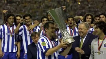 مورينيو ينهار باكيا بعد وفاة قائده السابق كوستا: رحل جزء من تاريخي .. فيديو مورينيو ينهار باكيا بعد وفاة قائده السابق كوستا: رحل جزء من تاريخي .. فيديو