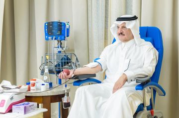 أمير الشرقية يشارك في الحملة الوطنية للتبرع بالدم التي أطلقها سمو ولي العهد