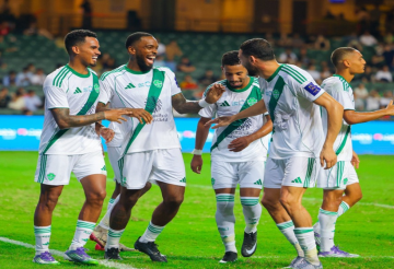 الأهلي يكتسح القادسية ويضرب موعدا مع النصر في نهائي السوبر السعودي (فيديو) الأهلي يكتسح القادسية ويضرب موعدا مع النصر في نهائي السوبر السعودي (فيديو)