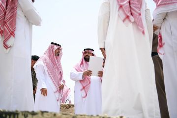 أمير جازان يقطع 2000 كم ويزور 16 محافظة من السواحل إلى الجبال دعما للتنمية أمير جازان يقطع 2000 كم ويزور 16 محافظة من السواحل إلى الجبال دعما للتنمية