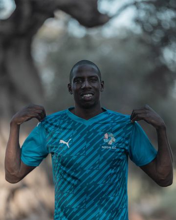 صحف ومواقع عالمية تتفاعل مع توقيع نيوم مع عبدالله دوكوري صحف ومواقع عالمية تتفاعل مع توقيع نيوم مع عبدالله دوكوري