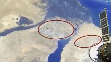 فيديو فضائي يثير الجدل لأجسام غريبة فوق نهر النيل والبحر الأحمر فيديو فضائي يثير الجدل لأجسام غريبة فوق نهر النيل والبحر الأحمر