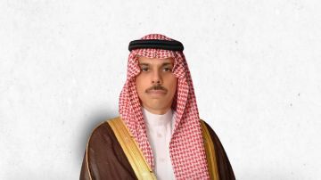 فيصل بن فرحان يبحث مع وزير خارجية البحرين التطورات الإقليمية والدولية فيصل بن فرحان يبحث مع وزير خارجية البحرين التطورات الإقليمية والدولية