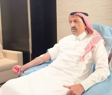 أمير الباحة يشارك في الحملة الوطنية للتبرع بالدم التي أطلقها ولي العهد أمير الباحة يشارك في الحملة الوطنية للتبرع بالدم التي أطلقها ولي العهد