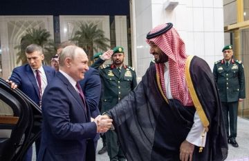 الكرملين: بوتين أجرى اتصالا هاتفيا مع ولي العهد السعودي وأطلعه على نتائج محادثاته الأخيرة مع ترامب