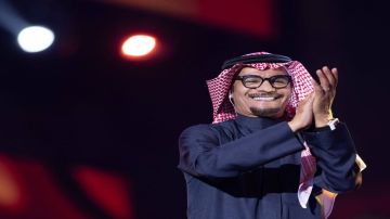 رابح صقر يطمن الجمهور بعد انسحابه من الحفل: خذيت برد شوي على المسرح.. فيديو