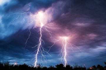 طقس الأربعاء .. الأرصاد: هطول أمطار رعدية متوسطة إلى غزيرة على جازان والباحة ومكة المكرمة