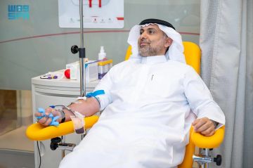 وزير الصحة يشارك في الحملة الوطنية للتبرع بالدم اقتداء بسمو ولي العهد