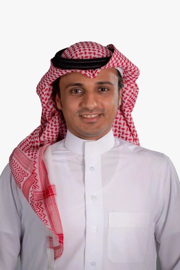 الهمامي يحصل على الماجستير في ذكاء الأعمال من جامعة الملك سعود