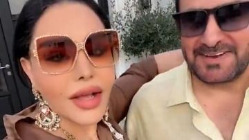 أحلام لزوجها مبارك: لا تصير بخيل ترا ما أحب الرجال البخيل.. فيديو أحلام لزوجها مبارك: لا تصير بخيل ترا ما أحب الرجال البخيل.. فيديو