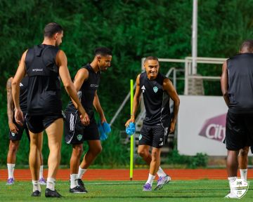 الأهلي يُنهي استعداداته لنهائي كأس السوبر السعودي