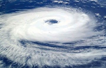 إعصار أمبرتو يشتد إلى الفئة الرابعة فوق المحيط الأطلسي إعصار أمبرتو يشتد إلى الفئة الرابعة فوق المحيط الأطلسي