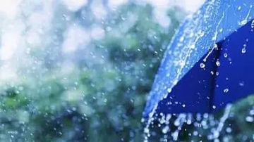 طقس بداية الأسبوع .. الأرصاد: أمطار غزيرة تؤدي إلى جريان السيول بهذه المناطق