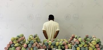 حرس الحدود ومرور عسير يحبطان تهريب وترويج أكثر من 320 كجم من المخدرات حرس الحدود ومرور عسير يحبطان تهريب وترويج أكثر من 320 كجم من المخدرات