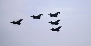 سماء جدة تشهد عروضا جوية للمقاتلات السعودية احتفاء باليوم الوطني