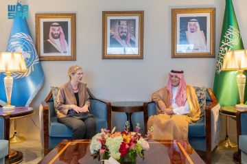 وزير الدولة للشؤون الخارجية يلتقي المديرة التنفيذية لبرنامج الأمم المتحدة للبيئة وزير الدولة للشؤون الخارجية يلتقي المديرة التنفيذية لبرنامج الأمم المتحدة للبيئة