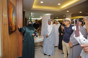 عبير مصيري تطلق رسائل سماوية في أول معرض فني لها بجدة عبير مصيري تطلق رسائل سماوية في أول معرض فني لها بجدة