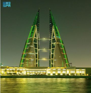 البحرين تتوشح باللون الأخضر وتحتفي باليوم الوطني السعودي الـ95 في مشهد يجسد أواصر الأخوة