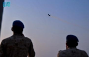 شاهد .. سماء جدة تشهد عروضا جوية للمقاتلات السعودية احتفاء باليوم الوطني شاهد .. سماء جدة تشهد عروضا جوية للمقاتلات السعودية احتفاء باليوم الوطني