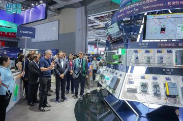 الخريف يزور هانوفر ميسي بشنغهاي ويشهد توقيع اتفاقيات لتوطين صناعة الطيران الخريف يزور هانوفر ميسي بشنغهاي ويشهد توقيع اتفاقيات لتوطين صناعة الطيران