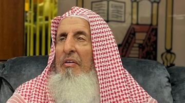 خادم الحرمين يوجه بإقامة صلاة الغائب على سماحة المفتي العام في جميع مساجد المملكة