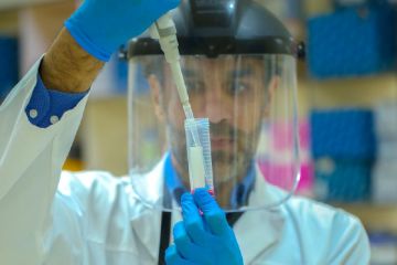 التخصصي ينجح في علاج أول مريضة باستخدام الخلايا التائية المصنعة محليا