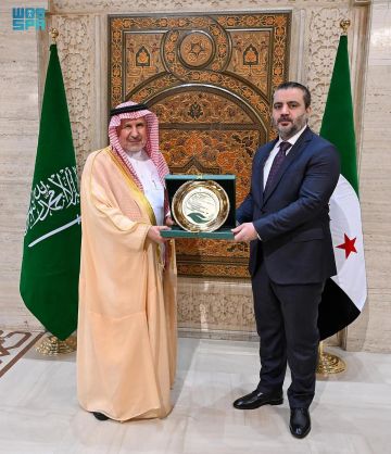 وزير الخارجية السوري يلتقي المشرف العام على مركز الملك سلمان للإغاثة وزير الخارجية السوري يلتقي المشرف العام على مركز الملك سلمان للإغاثة