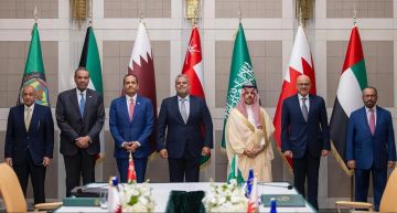 وزير الخارجية يشارك في اجتماع تنسيقي خليجي لبحث التطورات الإقليمية والدولية وزير الخارجية يشارك في اجتماع تنسيقي خليجي لبحث التطورات الإقليمية والدولية