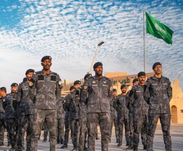 القوات الخاصة للأمن والحماية تشارك في مسيرة احتفالات اليوم الوطني السعودي الـ(95) بمحافظة الدرعية