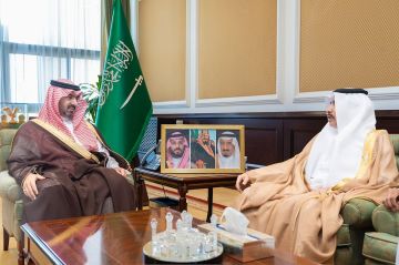 نائب أمير تبوك يثمن جهود البريد السعودي بالمنطقة